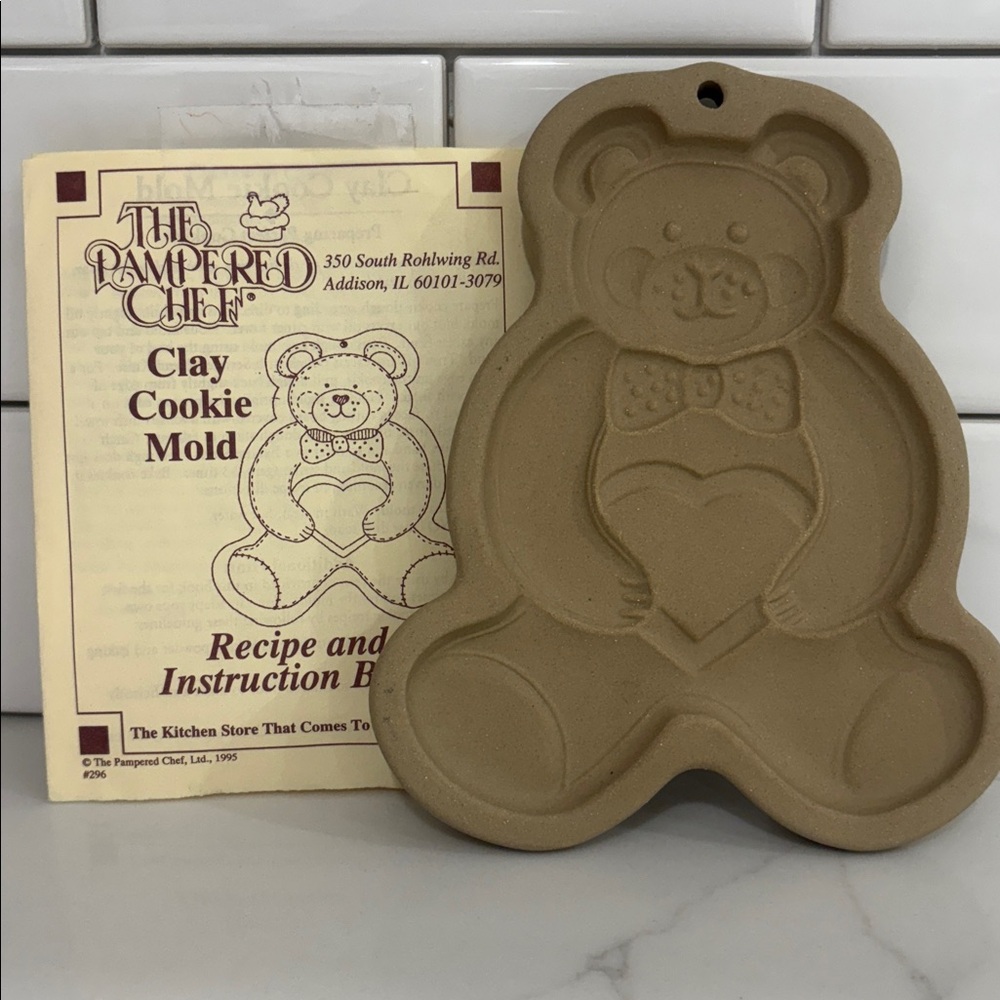 The Pampered Chef 1991 Teddy Bear‎ Clay Cookie Mold w/ Recipe Book – Vintage